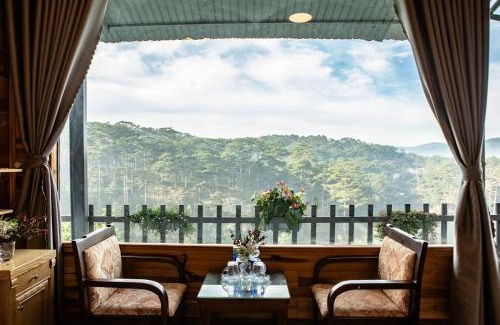 Da Lat Cabina | Kinda Blue Room