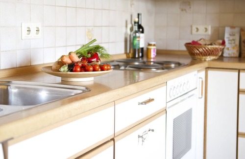 Hofheim in Unterfranken Apartamento | Granja orgánica amigable para los niños con tienda de granja, muchos animales, perros bienvenidos (planta baja)
