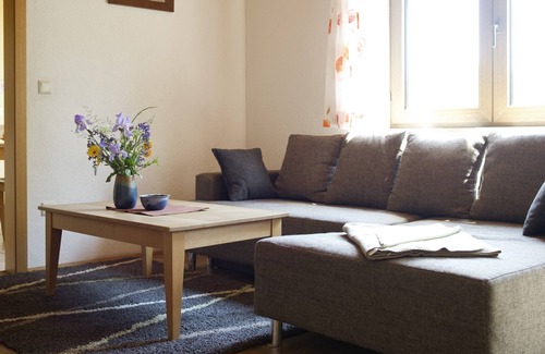 Hofheim in Unterfranken Apartamento | Granja orgánica amigable para los niños con tienda de granja, muchos animales, perros bienvenidos (planta baja)