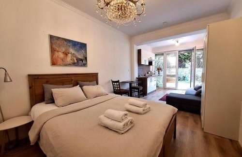 Tuchomerice Apartamento | KindStay Suites Prague Airport - Terrace Suite