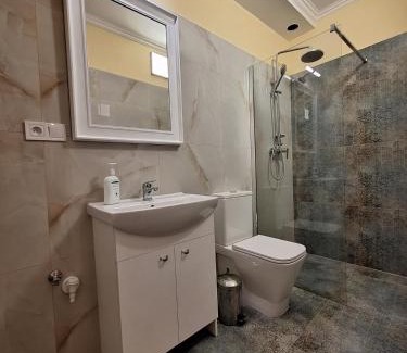 Tuchomerice Apartamento | KindStay Suites Prague Airport - Terrace Suite