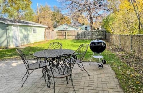 Waukegan Apartamento | *King bed/3bds house Near Naval Base & 6Flags*