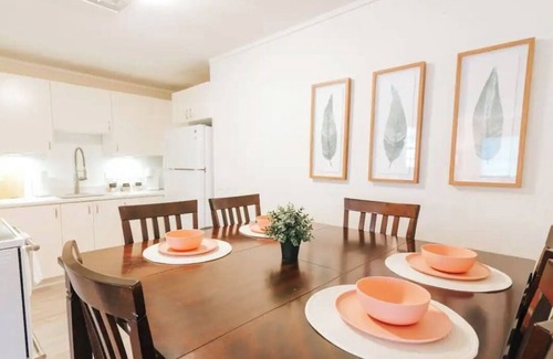 Poiciana Park II Casa | King Bed - Boho 2 bedroom 1 bath minutes from the Beach, Golf, Shopping & Zoo