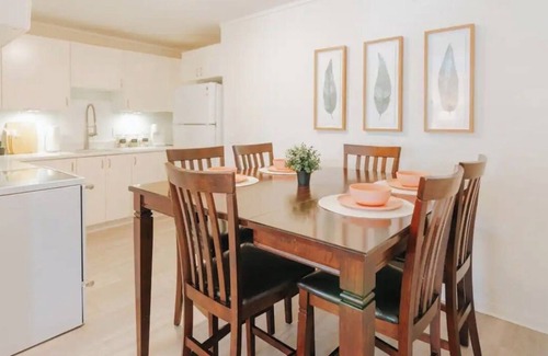 Poiciana Park II Casa | King Bed - Boho 2 bedroom 1 bath minutes from the Beach, Golf, Shopping & Zoo