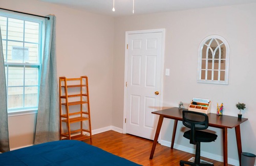 Milneburg Casa | King Bed Close to FQ W/ Off Street Parking