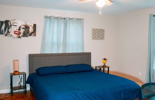Milneburg Casa | King Bed Close to FQ W/ Off Street Parking