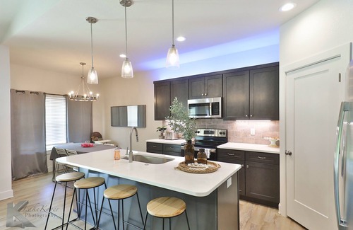 Abilene Cabina | King Bed - Country Modern Farmhouse Abilene - Sleeps 18 close to Dyess AFB