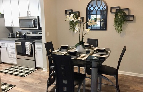 Rocklin Apartamento | King Bed Cosy Master Suite, largas estancias son bienvenidas