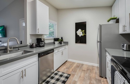 Rocklin Apartamento | King Bed Cosy Master Suite, largas estancias son bienvenidas