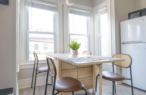 Portsmouth Apartamento | King Bed Downtown Suite Port City Stays