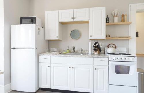 Portsmouth Apartamento | King Bed Downtown Suite Port City Stays