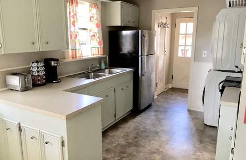Hattiesburg Casa | ☆ KING BED ☆ Cottage escondido cerca del centro y Midtown