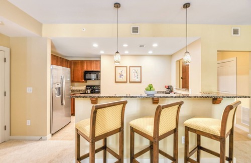 St. Augustine Condominio | King bed - fenced courtyard patio - pool - hot tub - easy access on 1st floor
