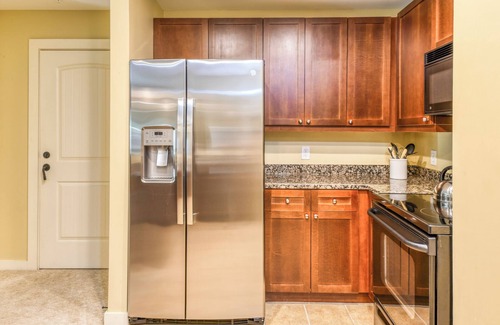 St. Augustine Condominio | King bed - fenced courtyard patio - pool - hot tub - easy access on 1st floor