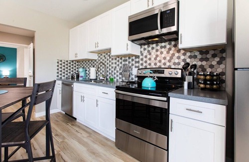 San Carlos Casa | King Bed| Full Kitchen |55"TVs|Fast Wi-Fi | |W/D