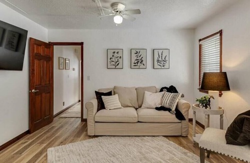 West Valley City Casa | King Bed, Full Kitchen, Central Location!