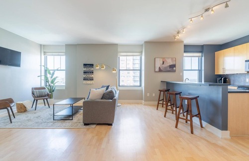 Downtown Des Moines Apartamento | King Bed Garage Wifi Skywalk Access More