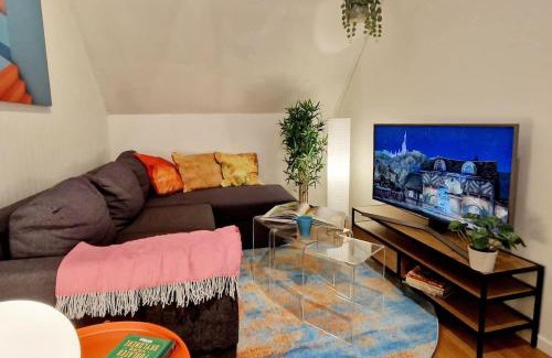 Engen Casa | King bed Great location Top floor