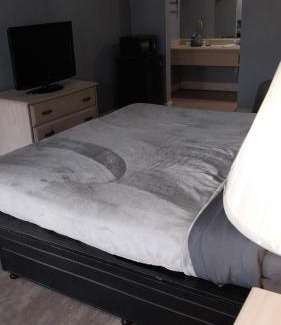 Jackson Apartamento | King Bed Hotel Room 216