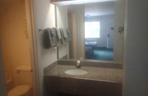 Livingston Apartamento | King Bed Hotel Studio 210