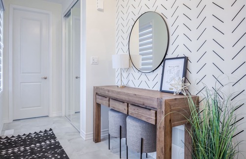 Pickering Casa | King Bed I Chefs Kitchen I Toronto Zoo I Park Free I Family and WFH friendly