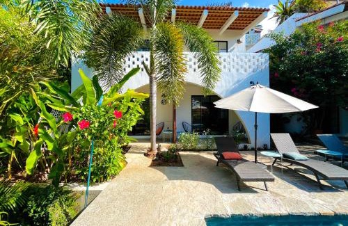 San Francisco Apartamento | King bed, Kitchenette, Air Conditioning, Pool, Fast WiFi - Aire at Casa Calavera