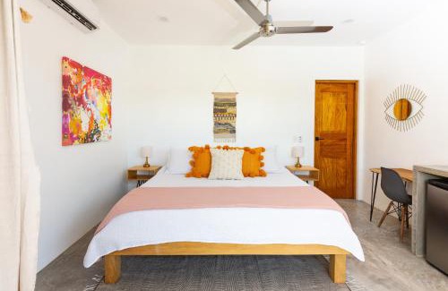 San Francisco Apartamento | King bed, Kitchenette, Air Conditioning, Pool, Fast WiFi - Aire at Casa Calavera