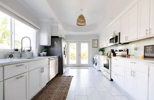 Parker Ridge Cabaña | -KING Bed- Large Kitchen- Private Yard- Walk to NEW Golf Course and Parks