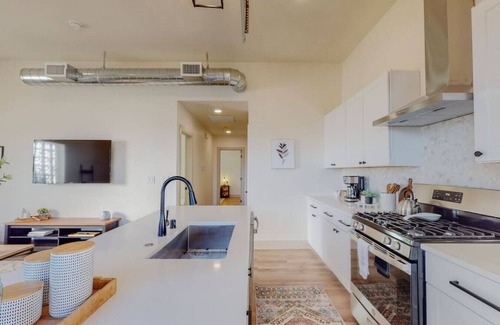 Nob Hill Apartamento | King Bed| Modern Condo| Near NobHill