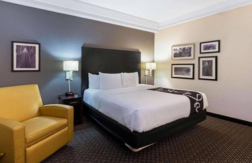 Superstition Springs Hotel | King Bed, Non- Smoking at La Quinta Inn by Wyndham Mesa Superstition Springs
