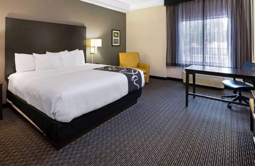 Superstition Springs Hotel | King Bed, Non- Smoking at La Quinta Inn by Wyndham Mesa Superstition Springs
