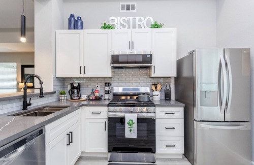 Barker Casa | Game Room/Office in Stylish Family Stay