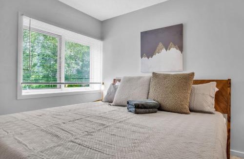 Ellicottville Casa | King Bed Patio Scenic Views Pickleball