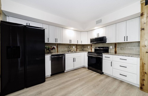 South Daytona Casa | King bed Pet-Friendly Executive Home, Daytona Beach: Minutes to Beach Speedway