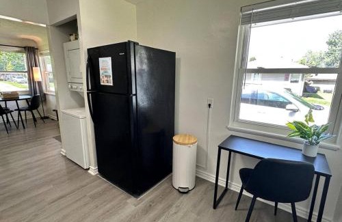 Berea Casa | KING bed, Pet Friendly, Modern Retreat in CLE-BW