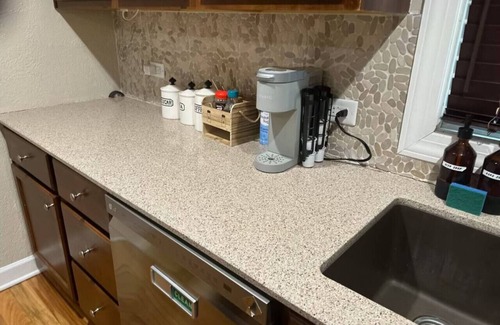 North Chicago Apartamento | King Bed Private Backyard Grill and Fireplace