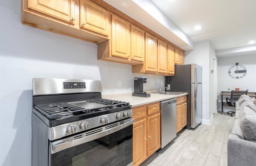 Bloomingdale Cama Y Desayuno | Bloomingdale Charm - King Bed, Prime Downtown Location, New Renovation