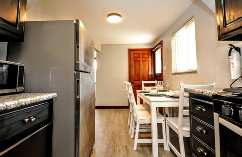 Brentwood Casa | King Bed! Quiet Pittsburgh Home! Close to City!