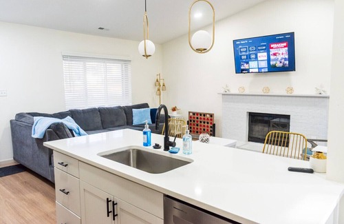 Northeast Raleigh Casa | King Bed Retreat | Cozy Getaway