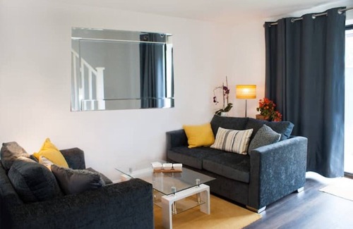 Thrapston Casa | King BED W/Garden. Perfect Location. Free Parking