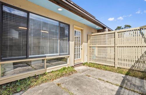 Gulfport Apartamento | KING BED Well-Located Cozy Townhouse Retreat