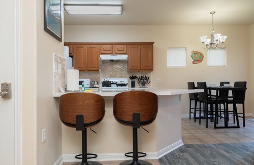 Austin Casa | ✪ King Beds ✔ 3 Bdr Townhouse w/ Private Backyard