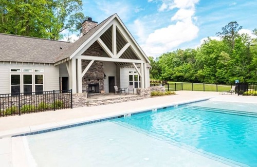 Tallassee Casa | King Beds - Comfortable and Quiet