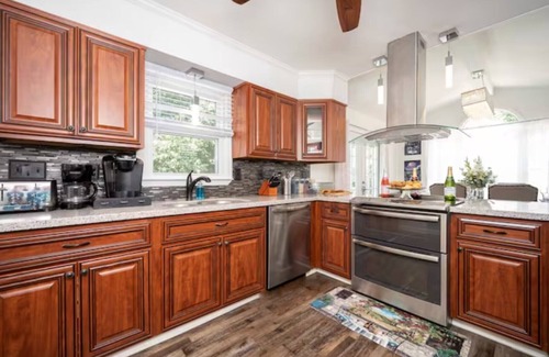 Kernersville Casa | King beds Hot Tub Arcade Luxury Showers