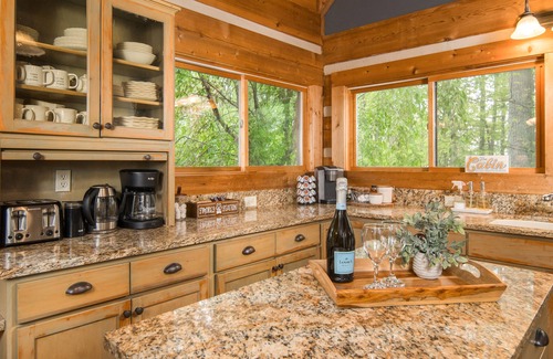 Boone Cabina | Laurelwood - Encuentra tu serenidad - NUEVA bañera de hidromasaje, Wi-Fi, TV de 65 ", chimenea, jardines