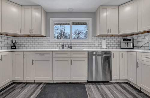 Crittenden Casa | King Beds, Luxe Bath and Game Room