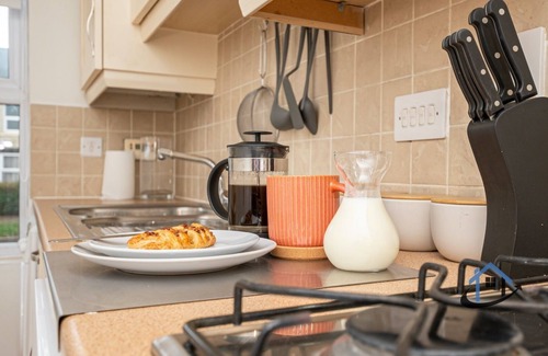 Thrapston Casa | King beds, parking, workspace, wi-fi, corporates, pets