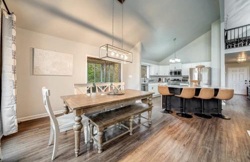 The Woods Casa | King Beds with Hot Tub Arcade & Golf Course View