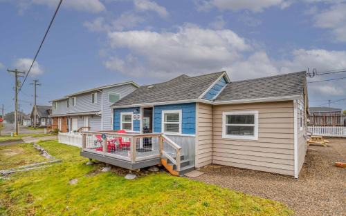 Rockaway Beach Casa | King Crab Retreat - Combo - Meredith Lodging