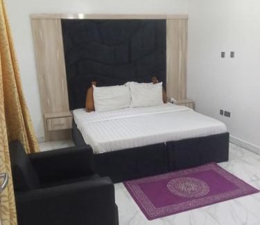 Gwarinpa Estate Hotel | King - Dee Hotel Gwarinpa